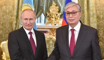 Putin sľubuje transparentné vyšetrovanie havárie azerbajdžanského lietadla