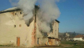 Požiar bytovky v Sútore si vyžiadal jednu obeť a šesť zranených