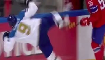 Najväčší simulant MS: Hráč Kazachstanu ukázal svoje herecké umenie