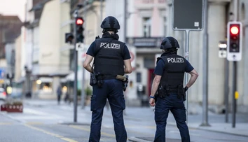 Streľba na párty vo Švajčiarsku: Ľudia si výstrely najprv pomýlili s ohňostrojom, potom zaznel krik