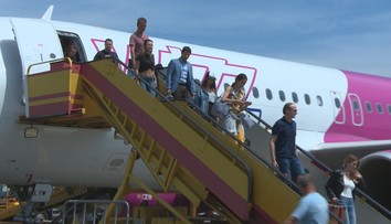 Letná sezóna sa len začala a už máme dovolenkárov, ktorí uviazli na letisku