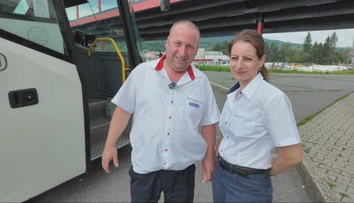 Lucia sa rozhodla nasledovať svojho manžela aj v kariére. Dvojica dnes vozí ľudí autobusmi