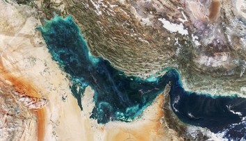 Teherán oznámil otvorenie Hormuzského prielivu. Americká Námorná blokáda Iránu bude pokračovať