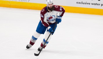 „Železný muž“ NHL odohral bez prestávky tisíc zápasov, v histórii ich má viac jediný hráč