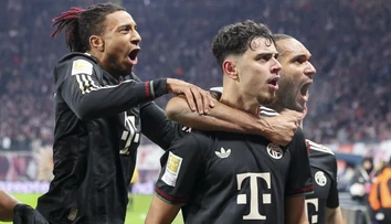 Prehrávali, no potom prišiel druhý polčas. Bayern zdemoloval ďalšieho súpera, zostáva nezdolaný