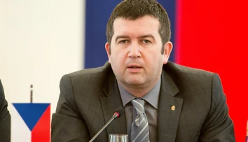 Hamáček potvrdil, že jeho plánovaná cesta do Moskvy bola zastierací manéver