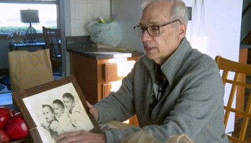 Brat pápeža Leva XIV.: Ako dieťa sa hral na kňaza. Smiali sme sa mu, že raz bude pápežom. O 60 rokov neskôr to je realita