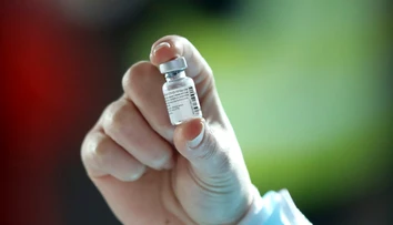 BioNTech môže vyrobiť v roku 2022 až tri miliardy dávok vakcíny