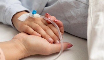 Rodičia si mysleli, že ide o bežné prechladnutie. Ich štvorročná dcéra teraz bojuje o život v nemocnici