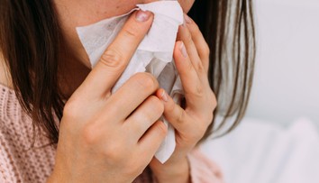 „Záhadná chrípka“ trápi Slovákov. Príznaky sa vracajú celé týždne, pacienti hlásia aj nezvyčajný problém