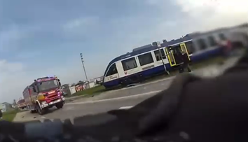 VIDEO: Zrážka vlaku a kamióna očami policajtov. Autentické zábery z tragédie v Dunajskej Strede