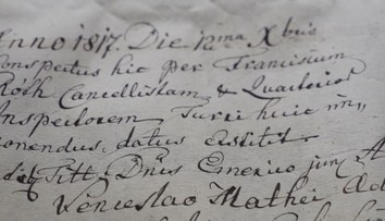 Rozlúštili záhadný odkaz vo fľaši. Vyše 200-ročná listina je napísaná v latinčine