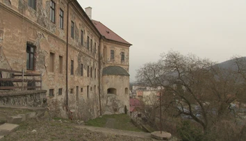Stavba opradená množstvom legiend dodnes uchováva cenné pamiatky