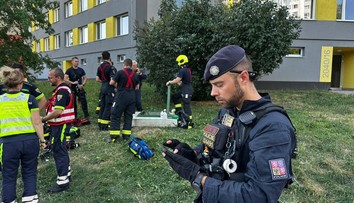 Tlaková skúška potrubia sa skončila tragédiou. Jeden muž zomrel na mieste, druhý v nemocnici bojuje o život