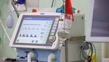 Analytik Smatana: Čaká nás náročná jeseň a zima. Zdravotné kapacity budú preťažené