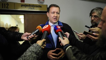 Lipšic má lekársku správu riaditeľa Čistého dňa: S touto diagnózou nemôže viesť centrum