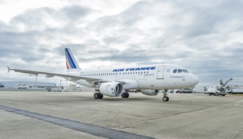 Časť letušiek Air France odmieta mať zahalené vlasy počas pristátia v Teheráne