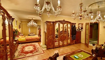 Rezešovci predávajú svoju luxusnú vilu: Zlaté kachle, tiger pod vaňou, Versaceho koberce