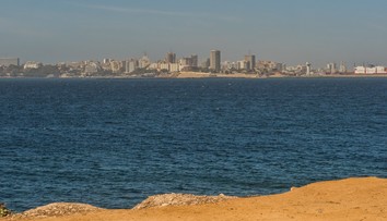 Pri pobreží Senegalu sa prevrátila loď s turistami z Európy. Najmenej štyria ľudia sa utopili