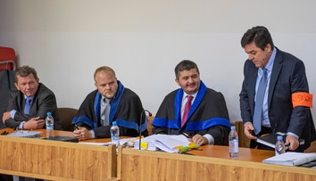 Kauza zmenky: Po výpovedi Tótha súd pojednávanie prerušil, pokračovať bude v októbri