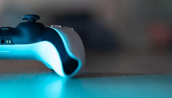 Otec si vybil zlosť pri videohre na osemmesačnom synovi. Hodil ho o stenu a spôsobil mu fraktúru lebky