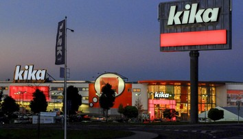 Známy nábytkársky gigant sa zmieta v problémoch. Zrejme zatvorí všetky predajne