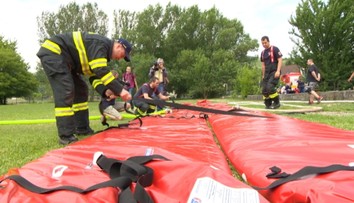 Kaliňák obhajuje sporné protipovodňové vozíky: „Kritici sa tomu nerozumejú“