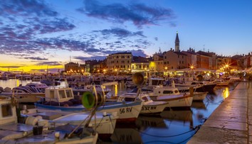 FOTO: Apokalyptický oblak nad Istriou. Tmavá „stena“ sa valila na pevninu