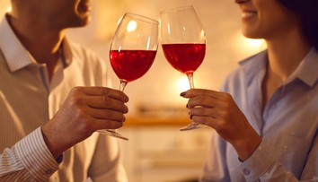 Rande za skoro 70 miliónov eur. Ženy na sieťach zdieľali zlé skúsenosti s mužom, ten ich zažaloval