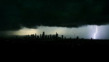 Českí meteorológovia varujú pred silnými búrkami na východe krajiny pri hraniciach so Slovenskom