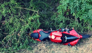 Tragická nehoda pri Modre. Motorkár prešiel na červenú a na mieste zomrel