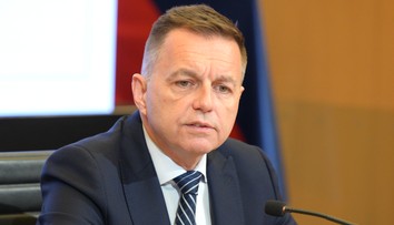 Črtá sa ďalší spor vo vládnej koalícii? Fico sa vraj snaží vymeniť guvernéra NBS Kažimíra za ministra Kamenického