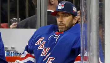 Henrik Lundqist ukončil bohatú kariéru. V návrate na ľad mu zabránili problémy so srdcom