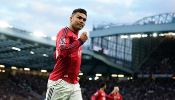 Manchester United sa vráti do Ligy majstrov. Potvrdil to štýlovým triumfom nad Liverpoolom