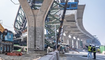 Ďalší pád žeriavu v obľúbenej dovolenkovej destinácii. Hlásia mŕtvych