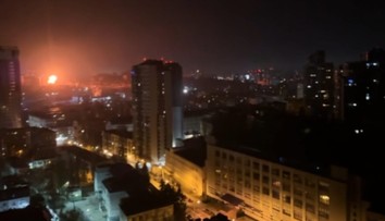 Masívny útok na Kyjev: Rusi bombardovali obytné domy