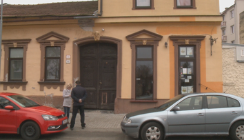 Bývalí nájomníci mu vraj vykradli dom pred očami policajnej hliadky