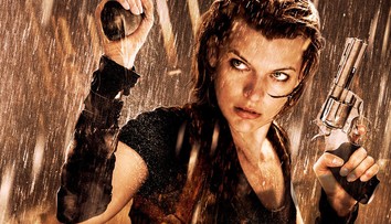 Kráske z Resident Evil vykukol prsník. Po dvoch deťoch to už nie je to, čo kedysi