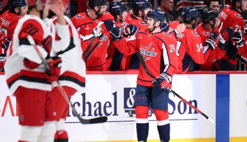 NHL: Pastrňák aj McDavid ukázali extratriedu, Dvorský musel prehltnúť debakel