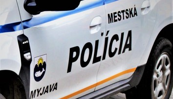 Nový trik podvodníkov. Chodia po domoch a ponúkajú opravy, polícia varuje obyvateľov