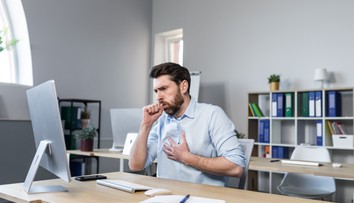 Obyčajný kašeľ môže signalizovať zákerné ochorenie. Lekári varujú pred podcenením príznakov
