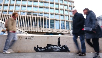 Banksy opäť tvoril v uliciach Londýna. Umelec chcel dielom poukázať na vážny problém