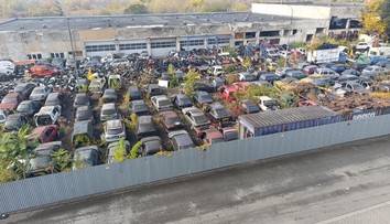 Zásah enviropolície v Košiciach vyvolal otázky o bezpečnosti vrakovísk. Likvidácia auta podlieha prísnym pravidlám