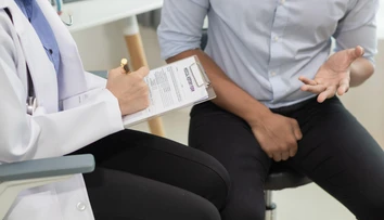 Nádor na semenníkoch je najčastejším typom rakoviny u mladých mužov. Aké sú príznaky ochorenia?