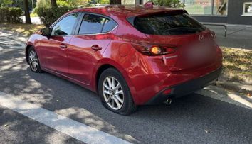 Nevidela ostrovček na ceste v Bratislave, spôsobila na aute škodu 800 eur. Danica žiada o preplatenie mesto