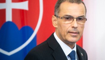 Pri záchrankovom tendri porušilo ministerstvo zákon, tvrdí generálny prokurátor Žilinka