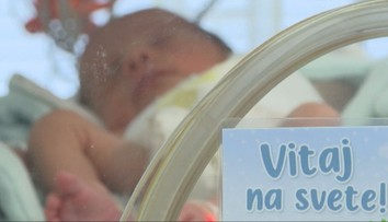Raritné prírastky vo Zvolene a Košiciach. V jednej nemocnici prišli na svet tri páry dvojčiat, v druhej vzácne trojčatá
