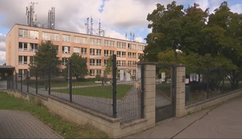 Stovky detí po školskom obede ochoreli. Niektoré skončili v nemocnici, školu museli zatvoriť