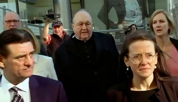 Bývalého arcibiskupa odsúdeného za zatajovanie obťažovania oslobodili