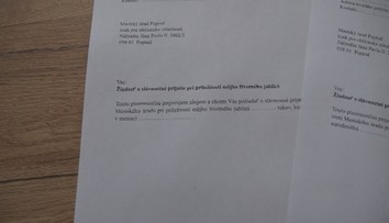 Jubilanti a novorodenci majú smolu. Na radnicu ich už tak ľahko pozvať nemôžu